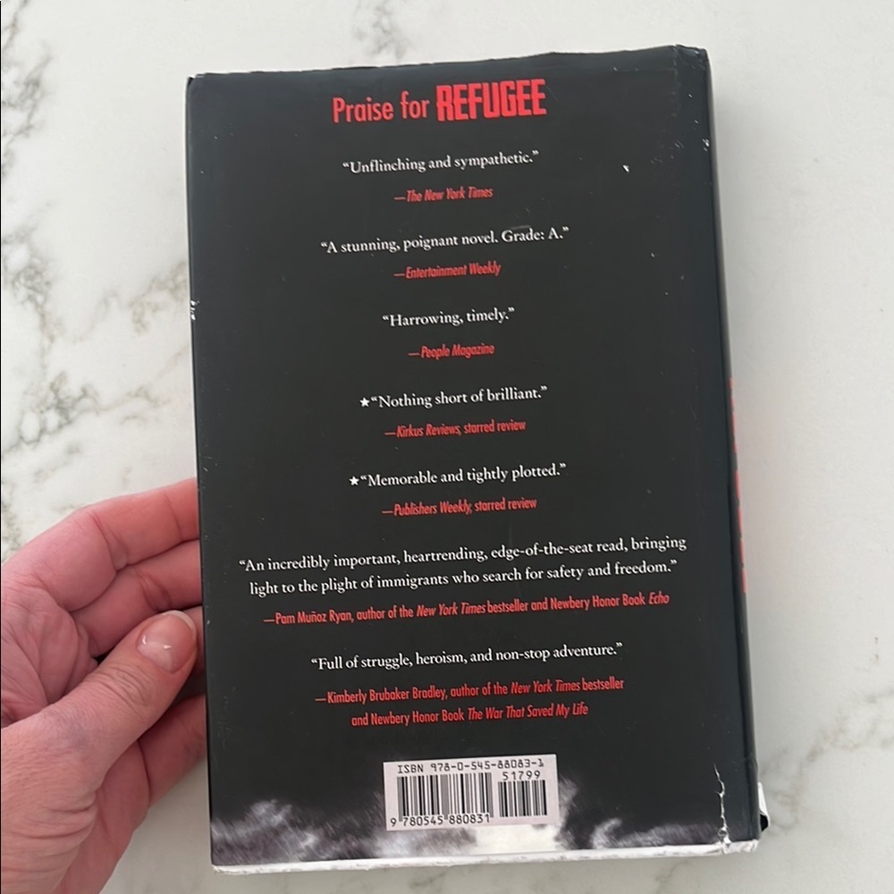 Refugee by Alan Gratz Hardcover Book - Picture 4 of 6